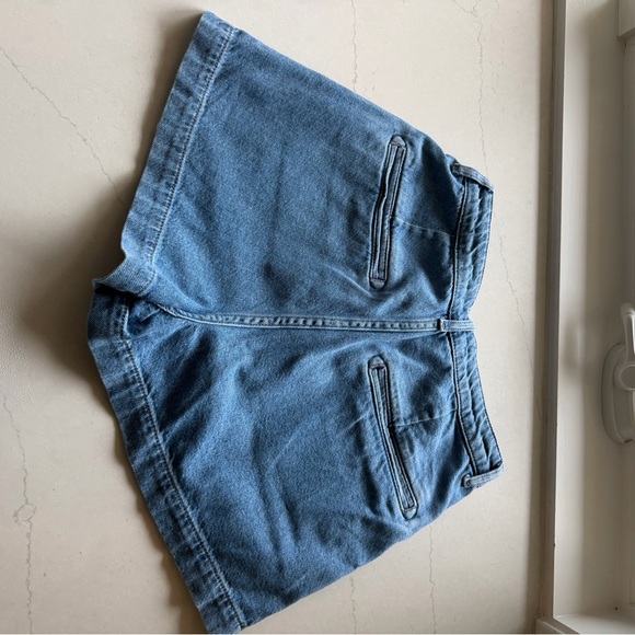 Reformation Eliana Pleated Denim Shorts - Picture 4 of 7